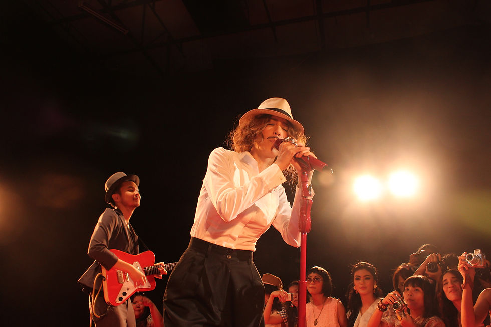 Behind the scene : Shy Boy MV