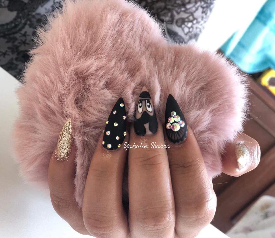 Uñas de acrílico esculturales