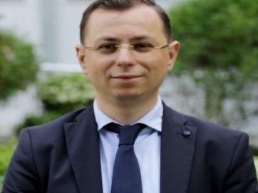 A ËSHTË I MUNDUR INTEGRIMI DHE ZHVILLIMI EKONOMIK NË SHQIPËRI? - opinion nga Dr. Klodian Muço