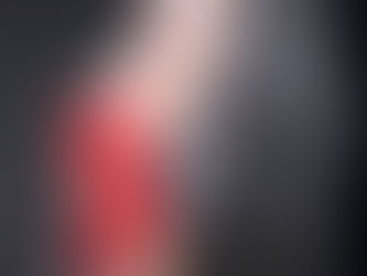 Angelina Jolie, duke pozuar nudo: "U zhvesha në protestë ndaj Brad".