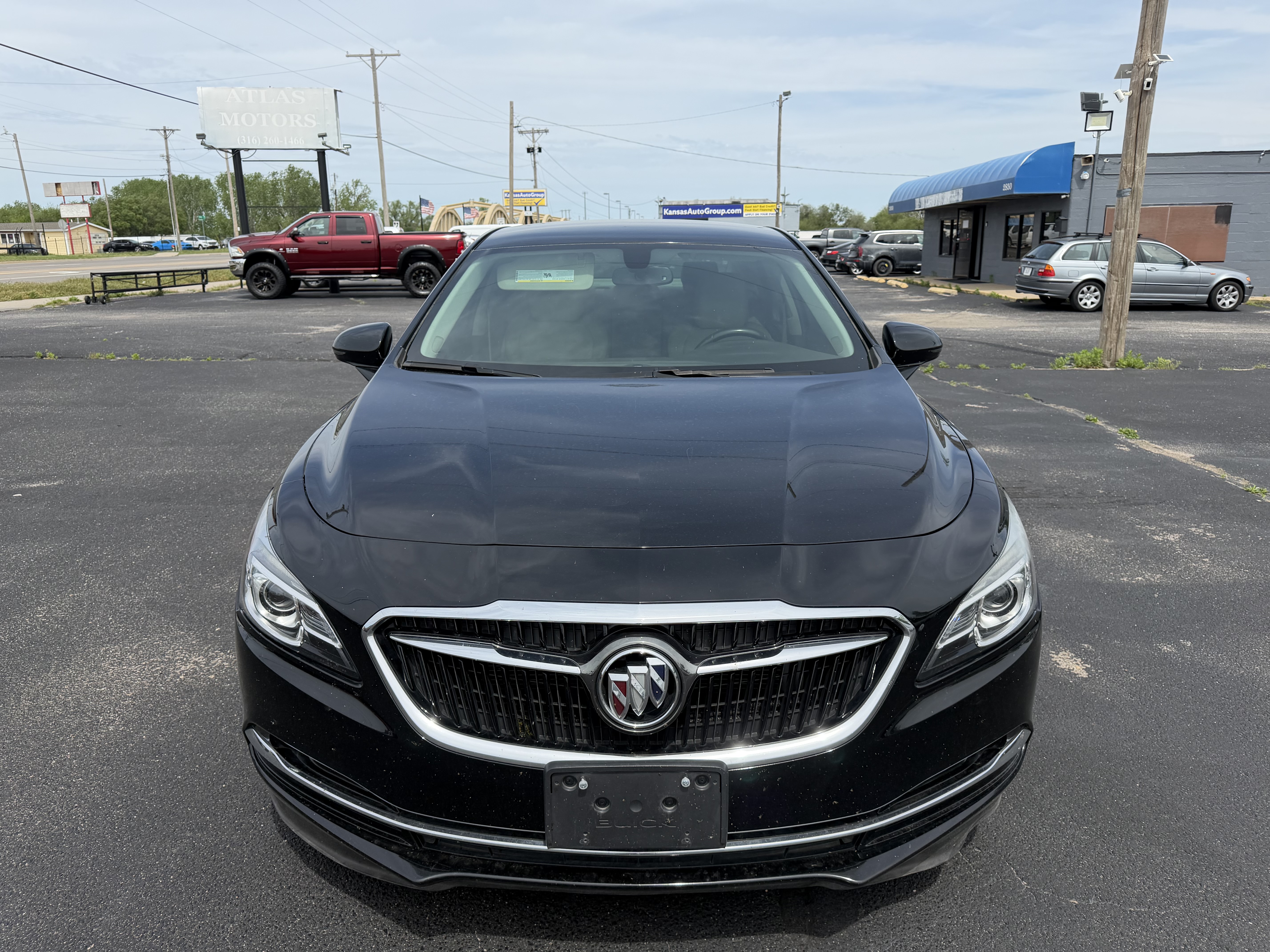 2017 Buick LaCrosse Essence's photo