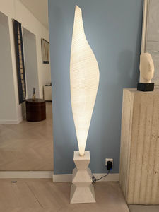 Luminaire inspiré des oiseaux du sculpteur Brancusi
