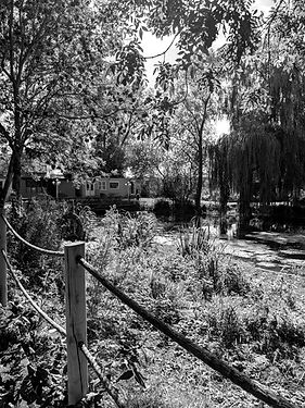Riverside Barns Photo_edited.jpg