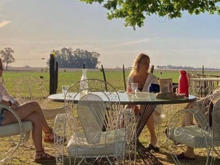 👭 Un viaje entre amigas: por qué Los Vagones de Areco es el destino ideal para tu próxima escapada