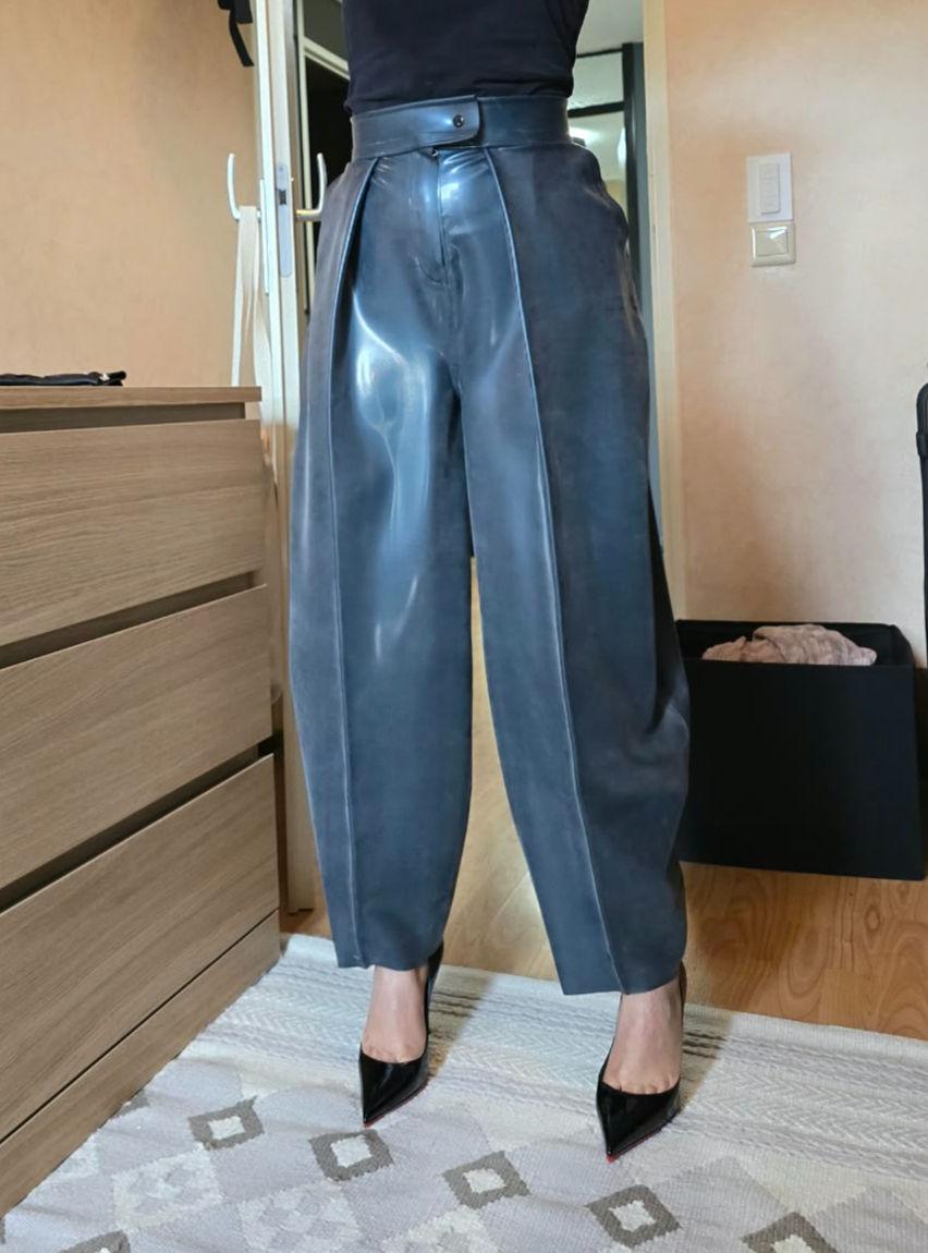 Thumbnail: Ratio 769 Pleated Balloon Trousers