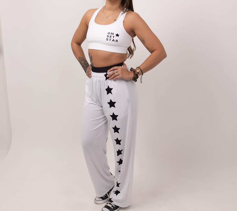 Thumbnail: Front - Female Model 1 - Wide-leg Pants in White
