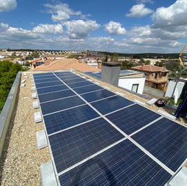 Instalación solar de un kit solar de conexión a red