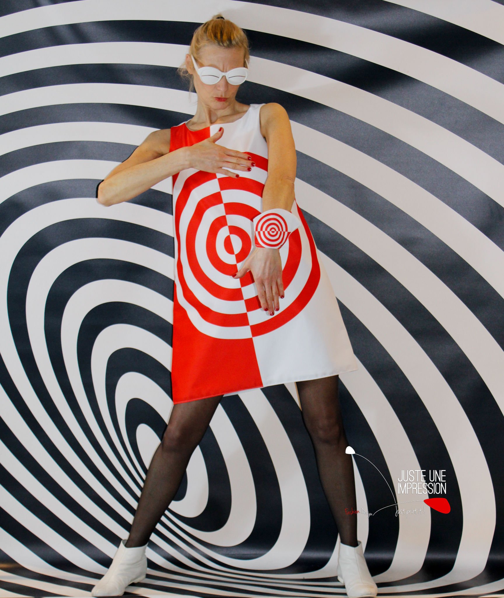 robe Op Art cible Rouge vif /blanc
