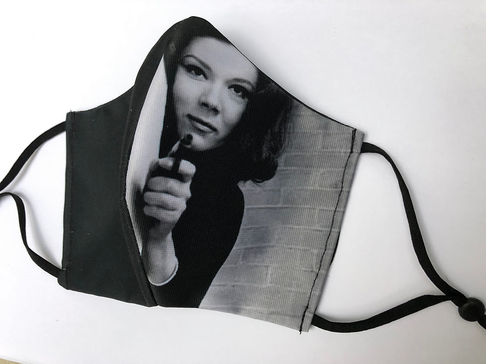 Thumbnail: Masque tissu imprimé Diana Rigg / Emma Peel Chapeau Melon et bottes de cuir