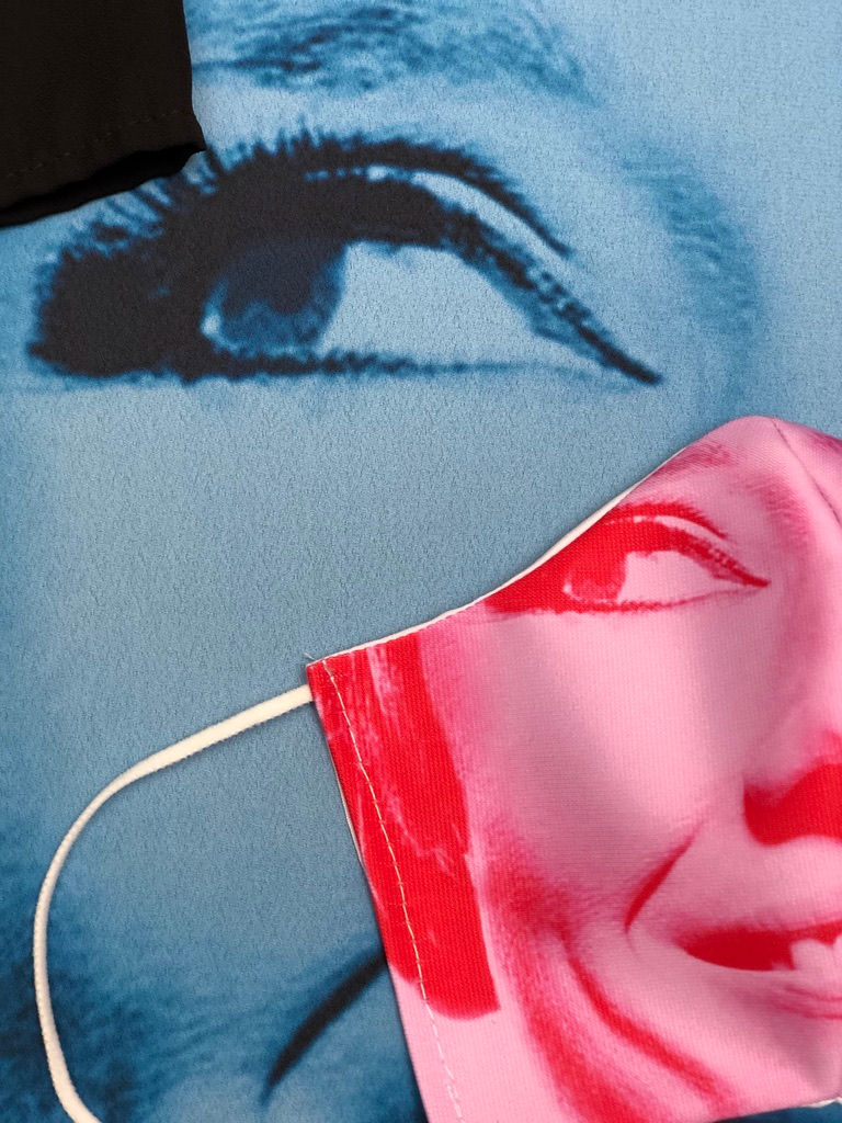Thumbnail: Masque unique iconique Audrey Hepburn in rose