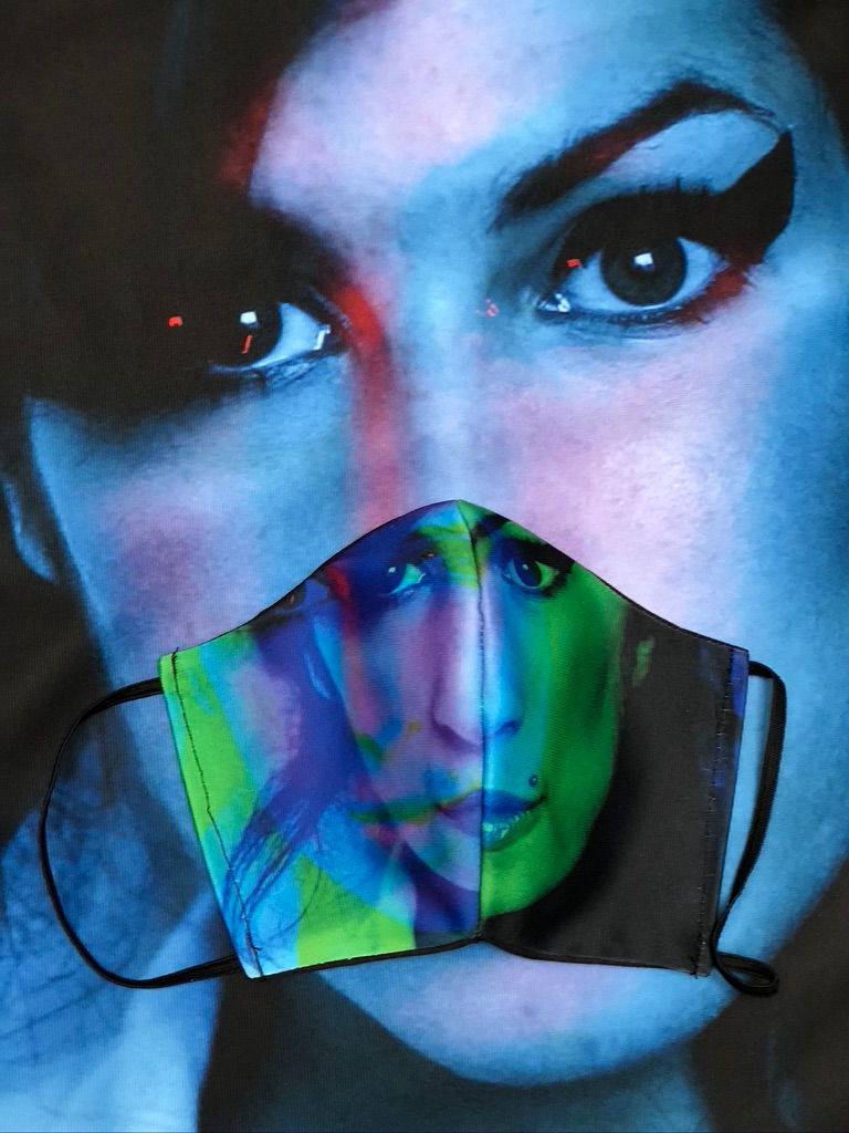 Thumbnail: Masque unique iconique Amy Winhouse in colors 3D effect