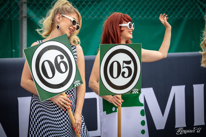 Le Mans Classic 2023 X Véronique FOURNIER Design robes grid girls