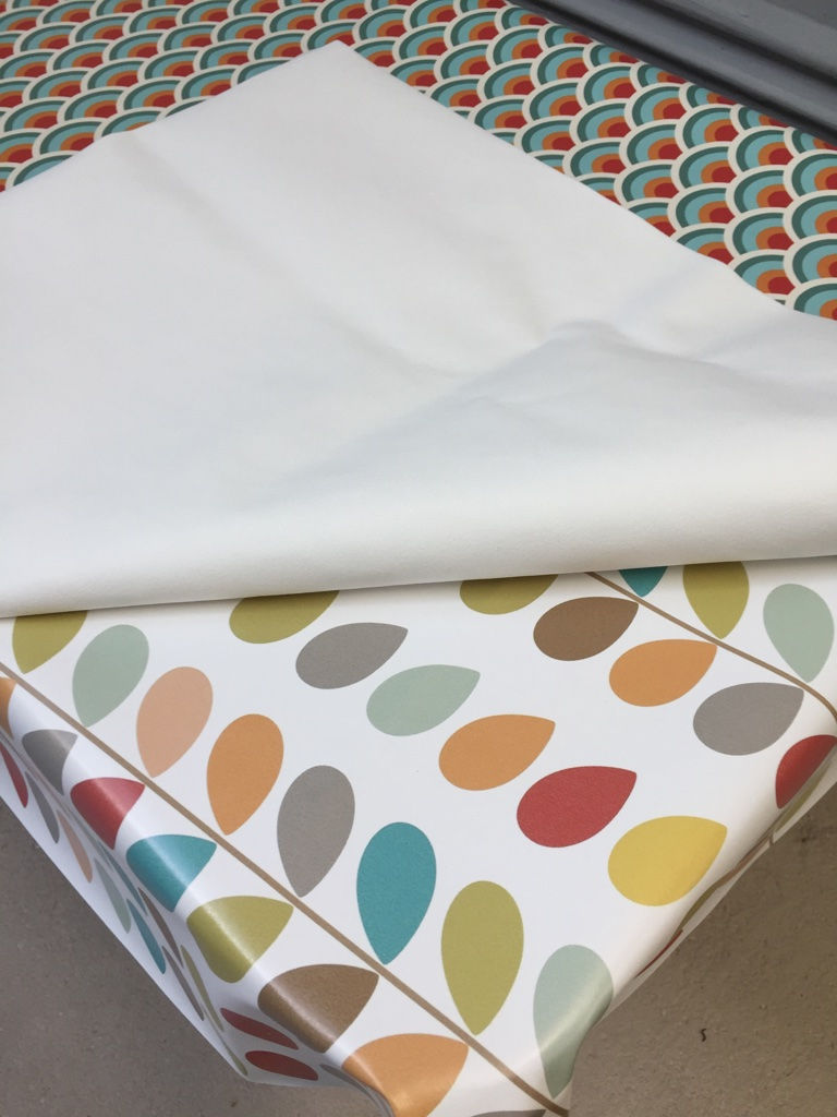 Miniature : Toile/nappe cirée fleurs 70's