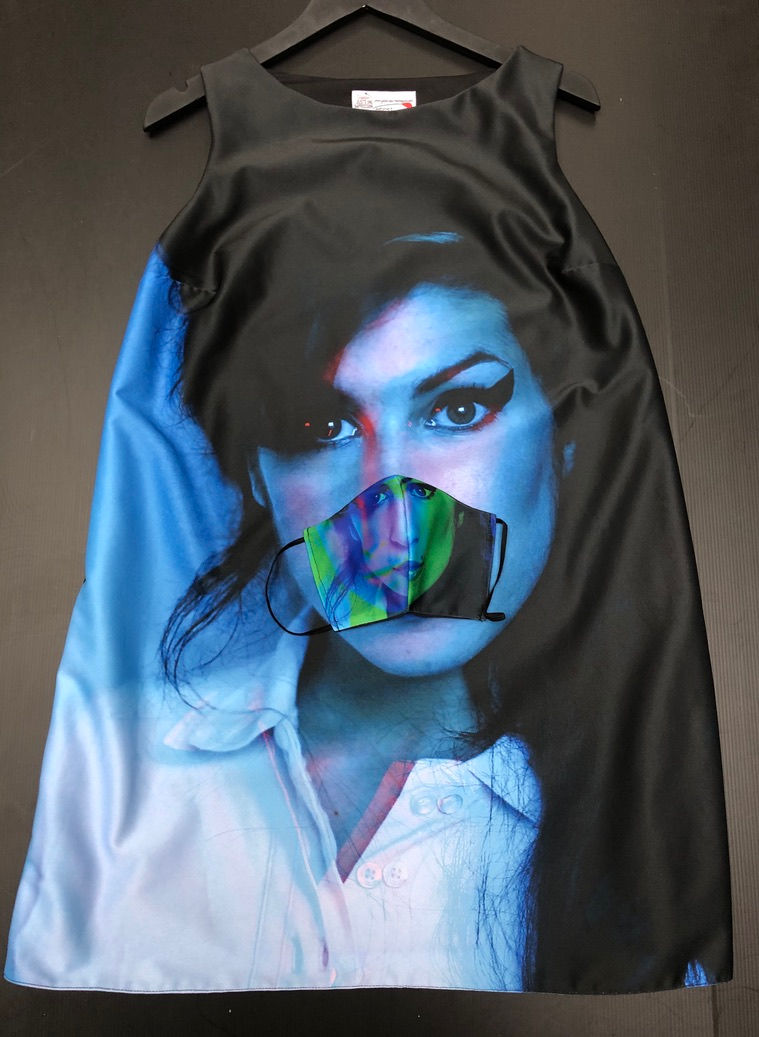 Thumbnail: Masque unique iconique Amy Winhouse in colors 3D effect