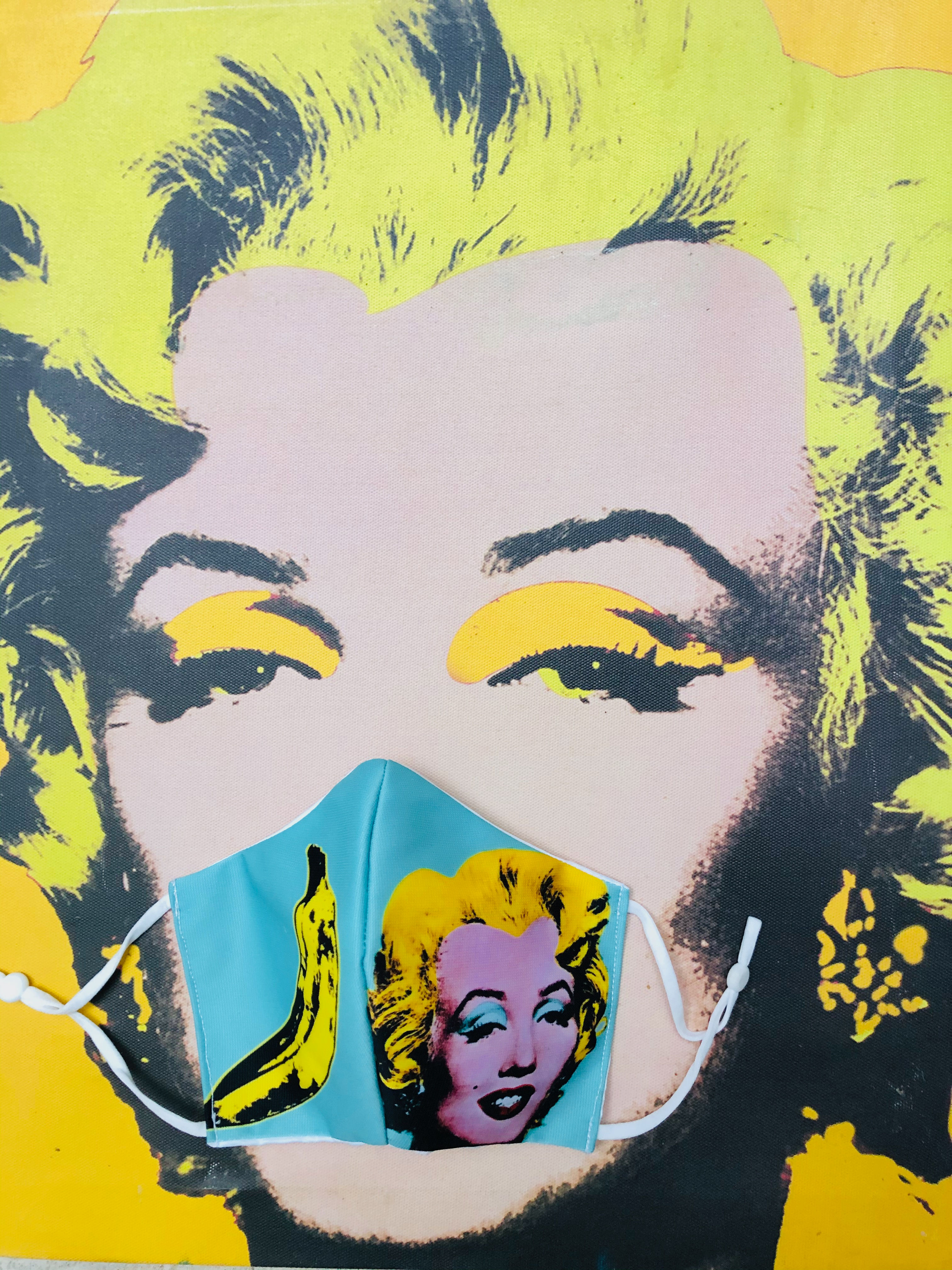 Masque tissu imprimé Marilyne / banane façon Andy Warhol fond vert d'eau
