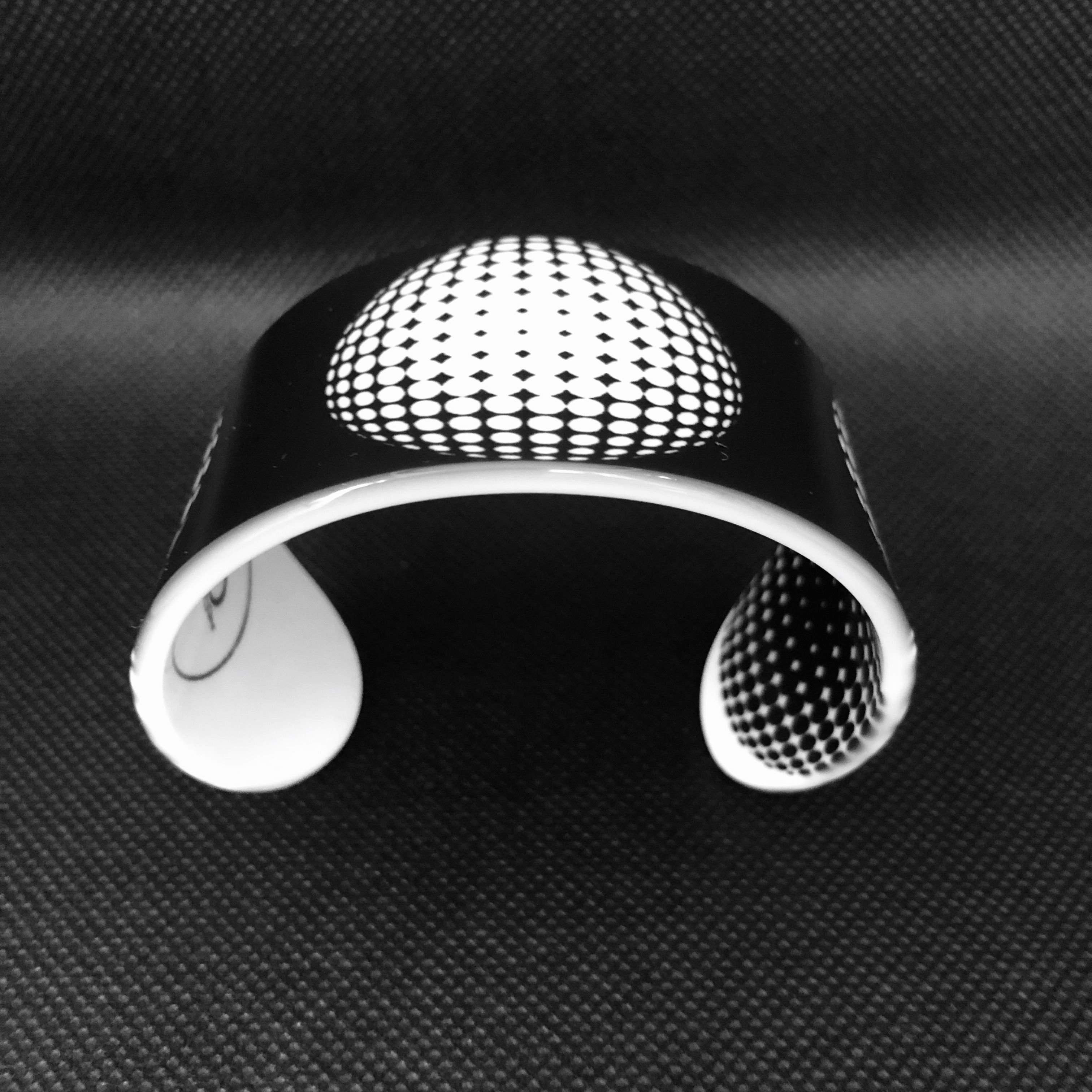 bracelet manchette OpArt inspiration Vasarely noir/blanc