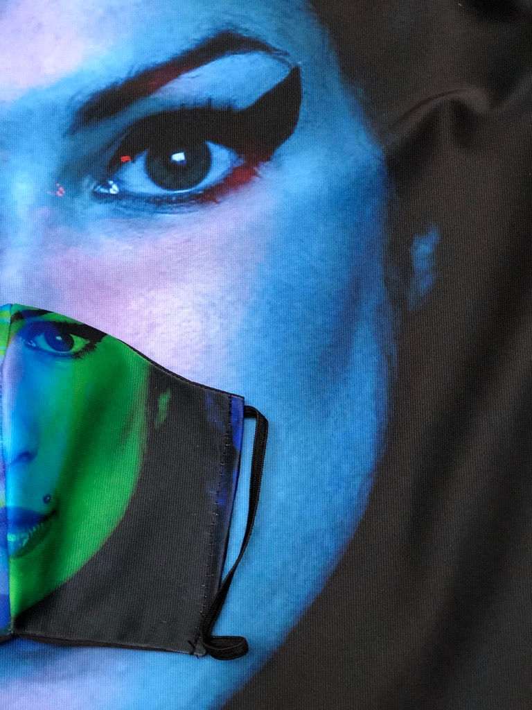 Thumbnail: Masque unique iconique Amy Winhouse in colors 3D effect