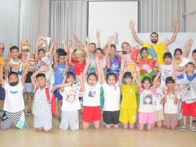 Unlock the joy of volunteering by teaching in Vietnam. 