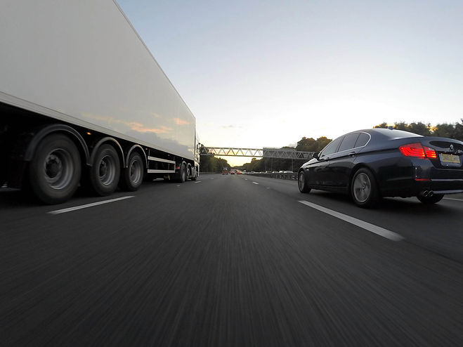 trailer tracking devices and trailer tracking