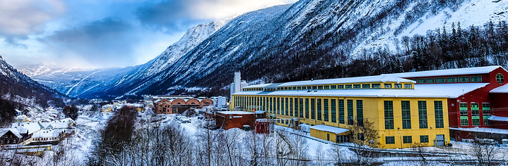 All through the Rjukan Film Region, cabins and other structures can be found, from small one room hideaways to large buildings showing the best of the traditional woodworking of the area. Buildings date from the 1300s to the last century, and we can offer you a wide range of suggestions that will fit your film location needs.