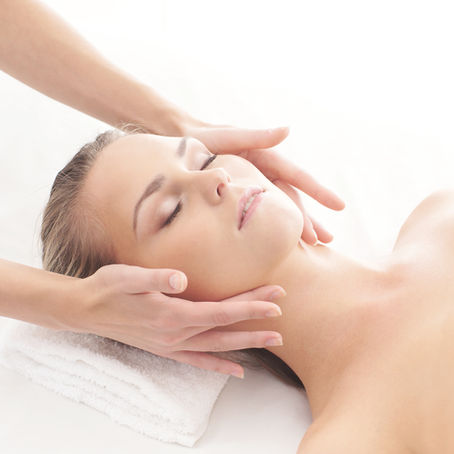 Top 5 Reasons Why You Need a Facial at Glosshouz!