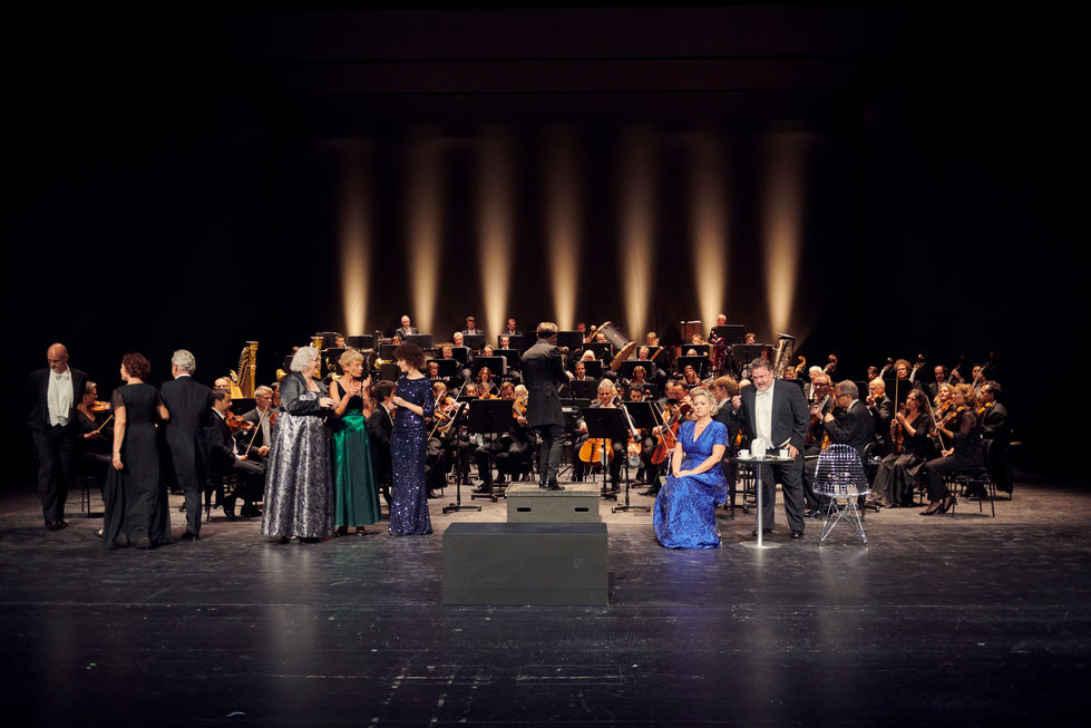 Simone Schneider, Torsten Hofmann, Heinz Göhrig, Chor der Staatsoper Stuttgart