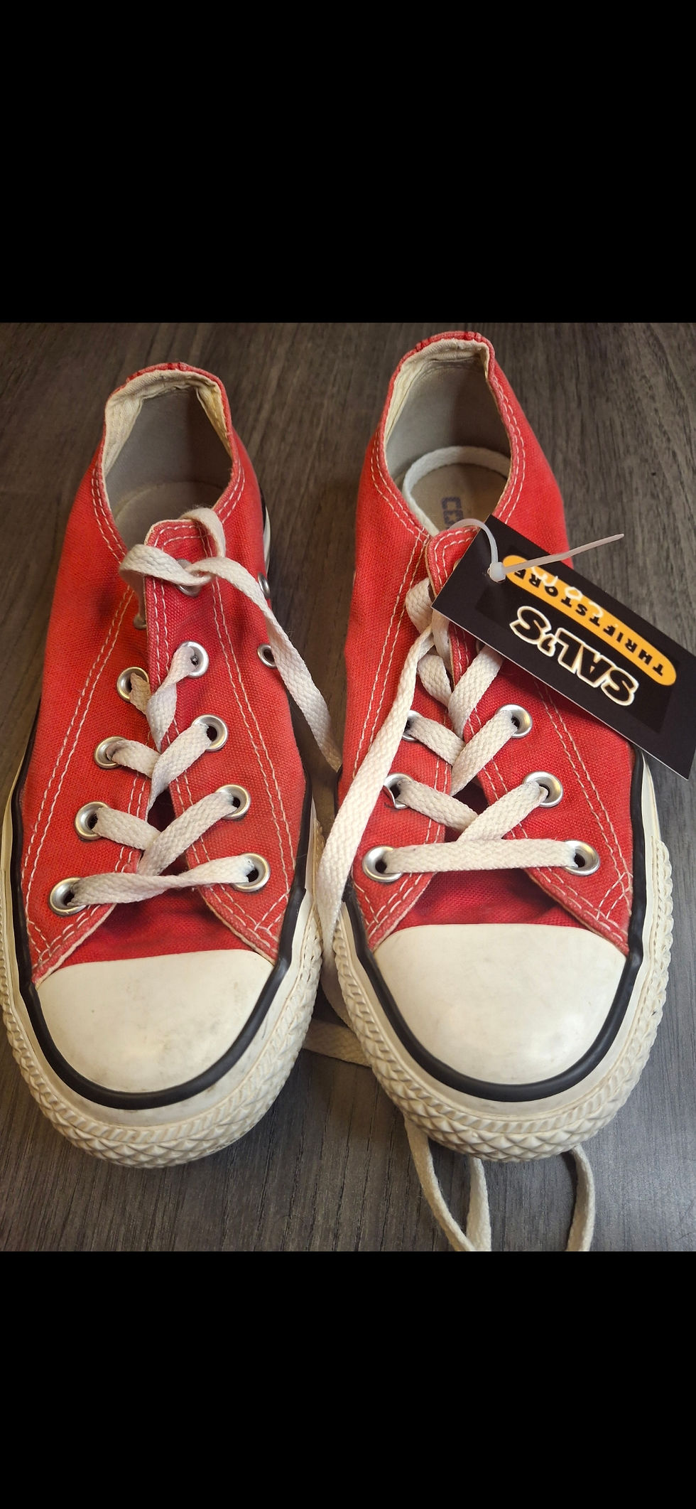 Women's size 6 Converse Chuck Taylor All Star Shoreline Red
