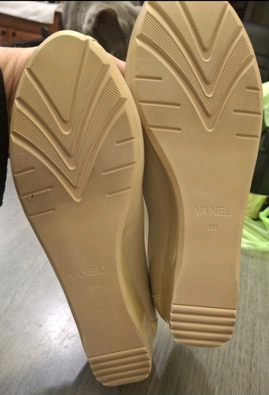 Thumbnail: Woman Size 8 Vanelli Peep Toe Sandals Dress Shoes
