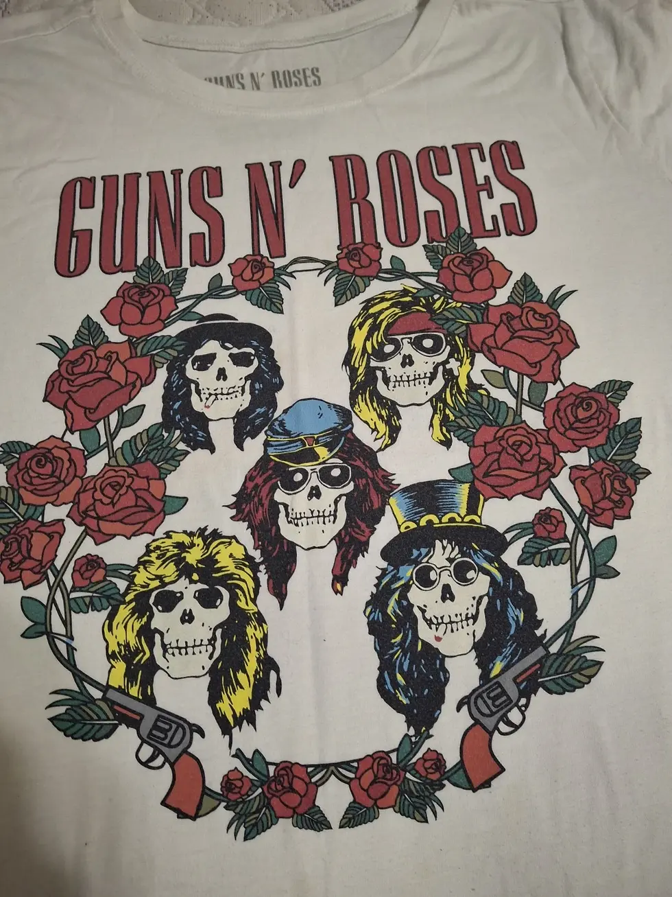 Guns and Roses white t shirt size two medium/ large adults rock and roll Concert