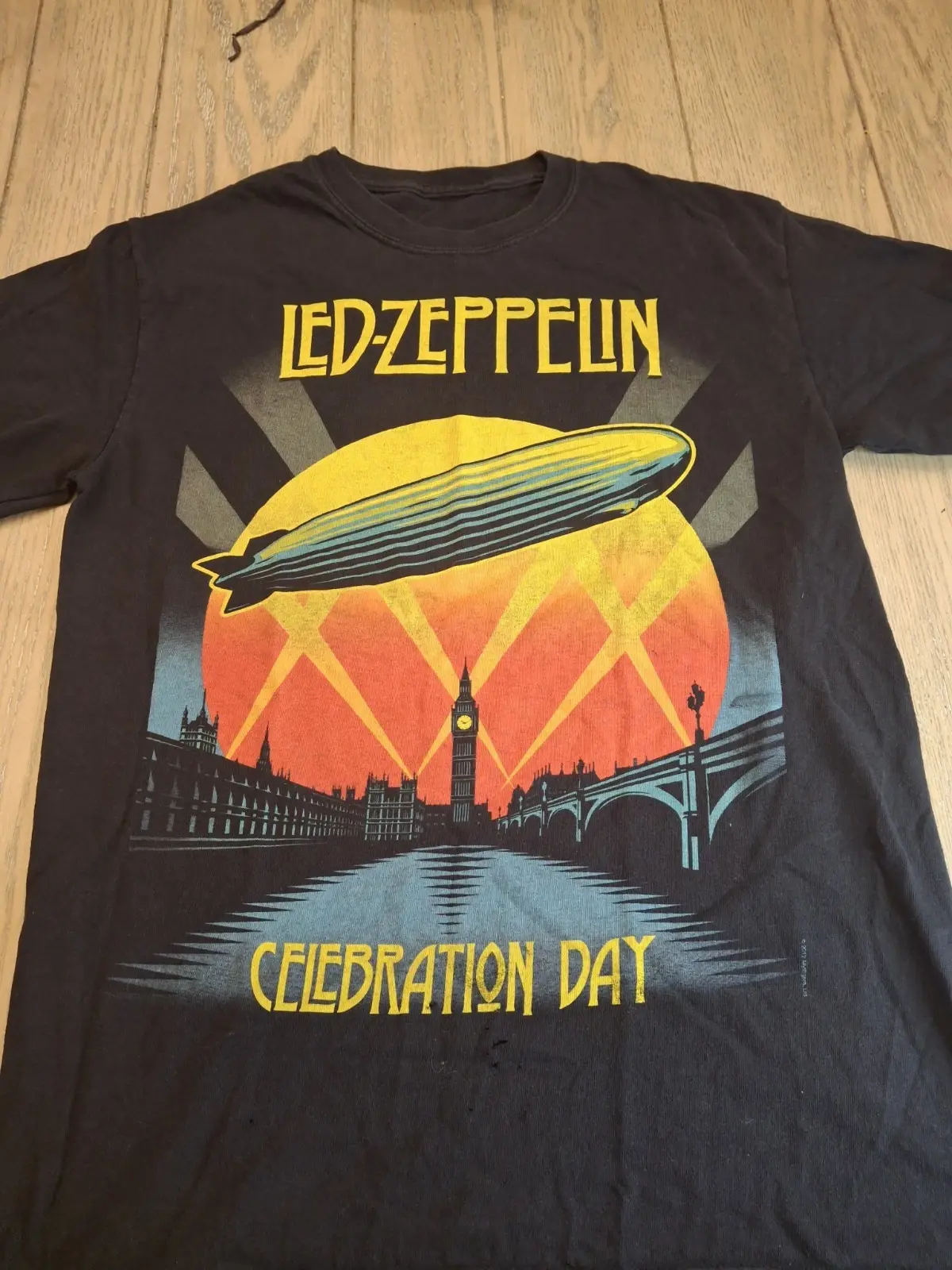 Men's Boys Small Led Zeppelin T Shirt Black Concert Rock N Roll classic rock