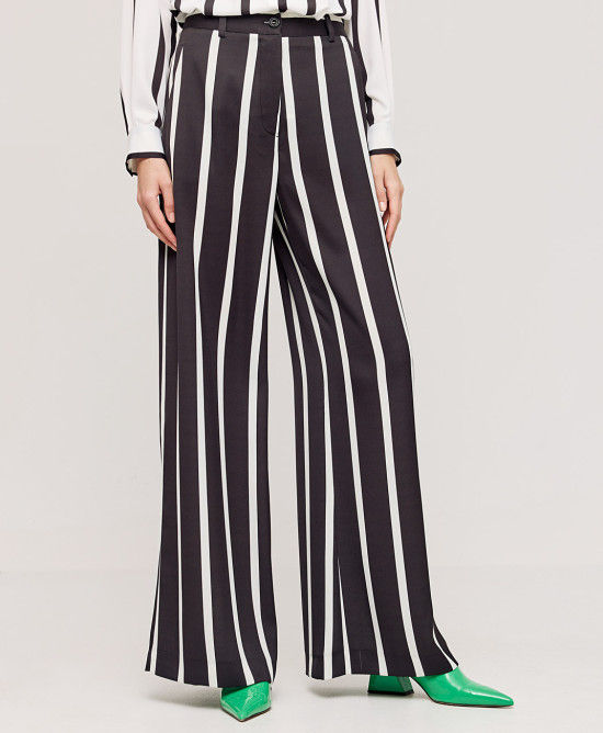 Thumbnail: CALÇAS COM RISCAS