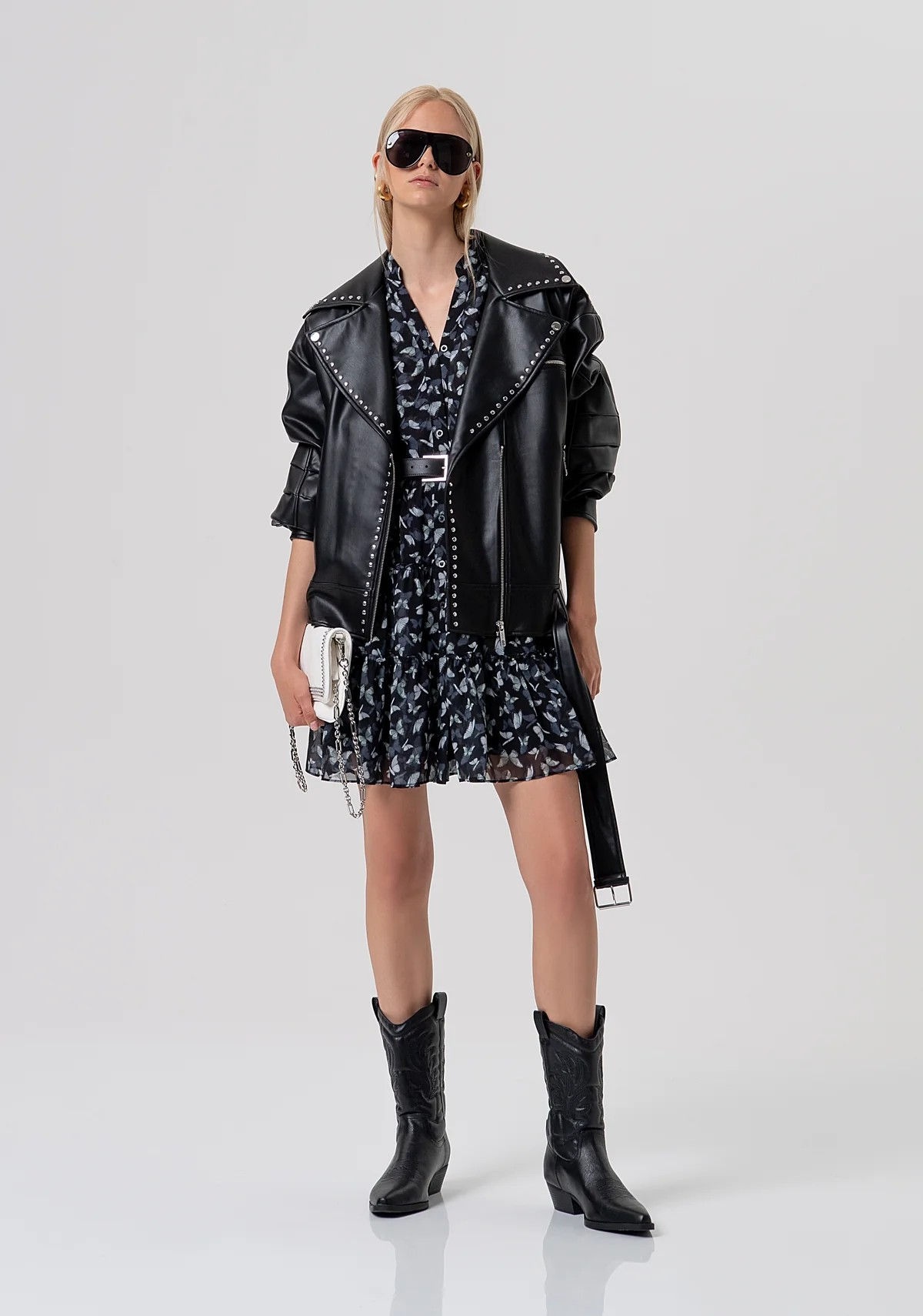 CASACA BIKER COM TACHAS