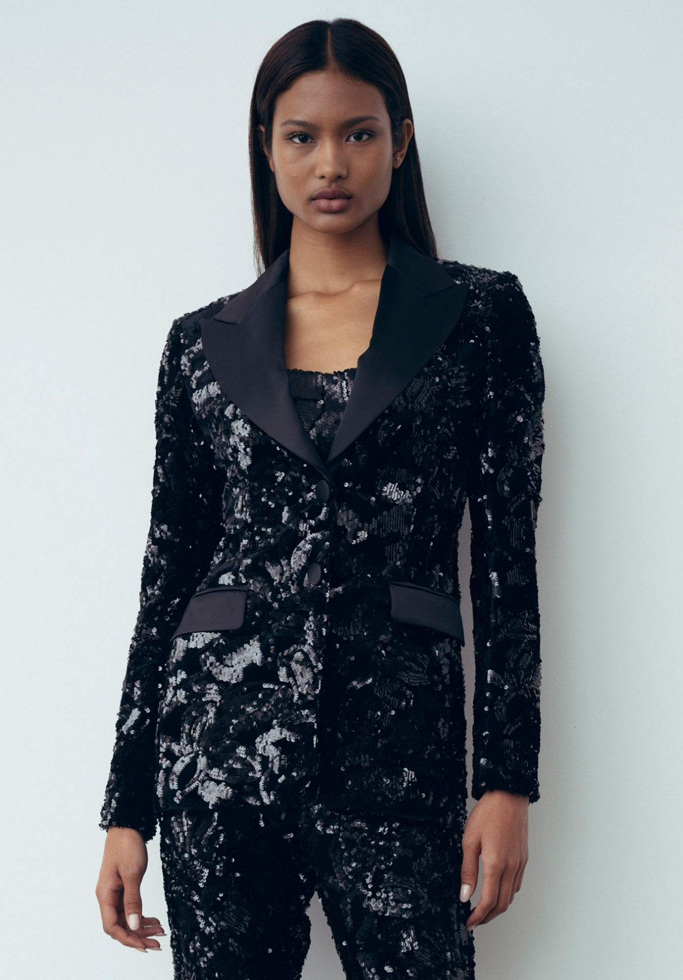 BLAZER COM LANTEJOULAS