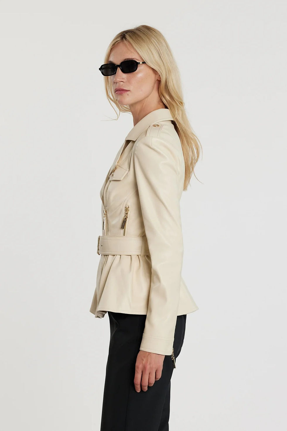 Miniatura: CASACA COM CINTO