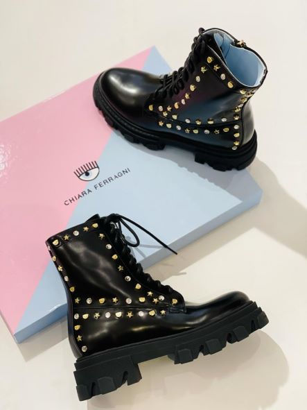 Miniatura: BOTA COM APLICAÇÕES