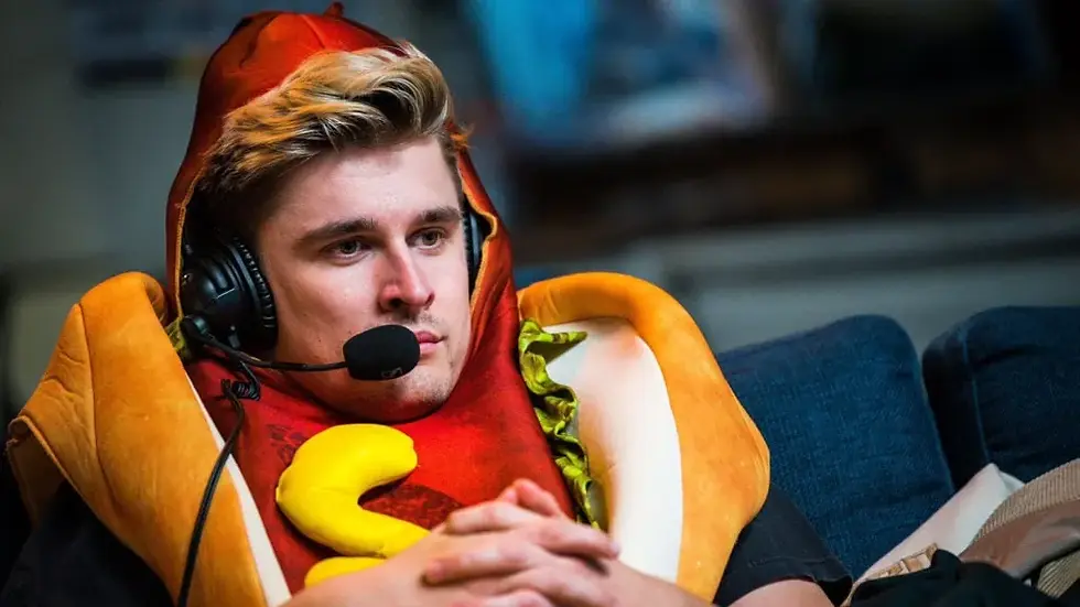 YouTube Titans Unite: Moist Esports and Shopify Rebellion Merge