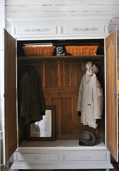 Thumbnail: Versailles wardrobe.