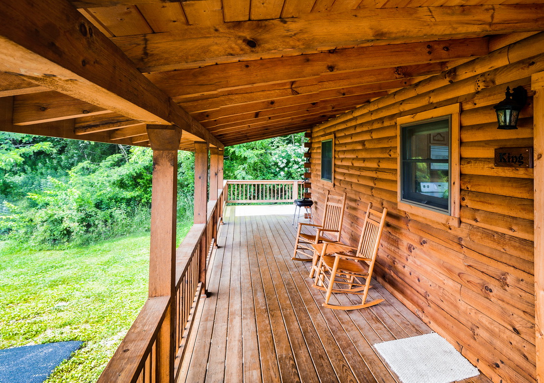 Honeymoon Luxury Log Cabin Rental King