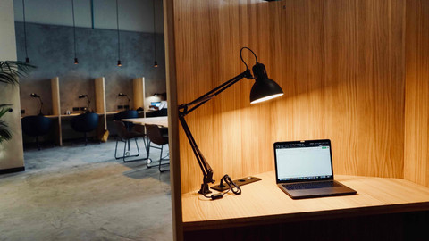 FULL-TIME DESK