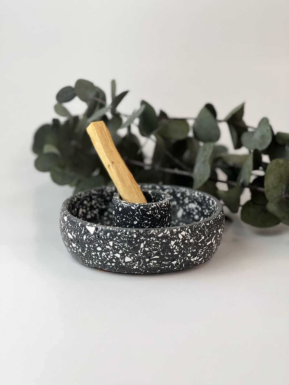 Solilu | Aromaterapik Kokulu Soya Mumu | Kalıcı Oda Kokusu | En İyi Tütsü ve Tütsülükler | Katkısız ve Doğal Sabun Çeşitleri | Lavantalı Ürünler | Banyo Aksesuarları | Dekoratif Objeler | solilu.com