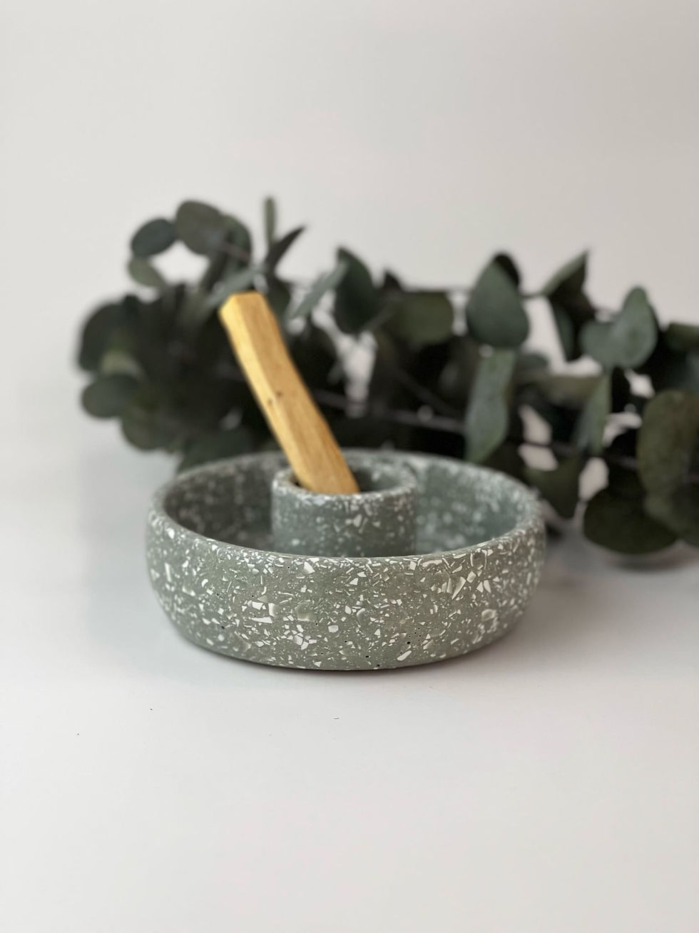 Solilu | Aromaterapik Kokulu Soya Mumu | Kalıcı Oda Kokusu | En İyi Tütsü ve Tütsülükler | Katkısız ve Doğal Sabun Çeşitleri | Lavantalı Ürünler | Banyo Aksesuarları | Dekoratif Objeler | solilu.com