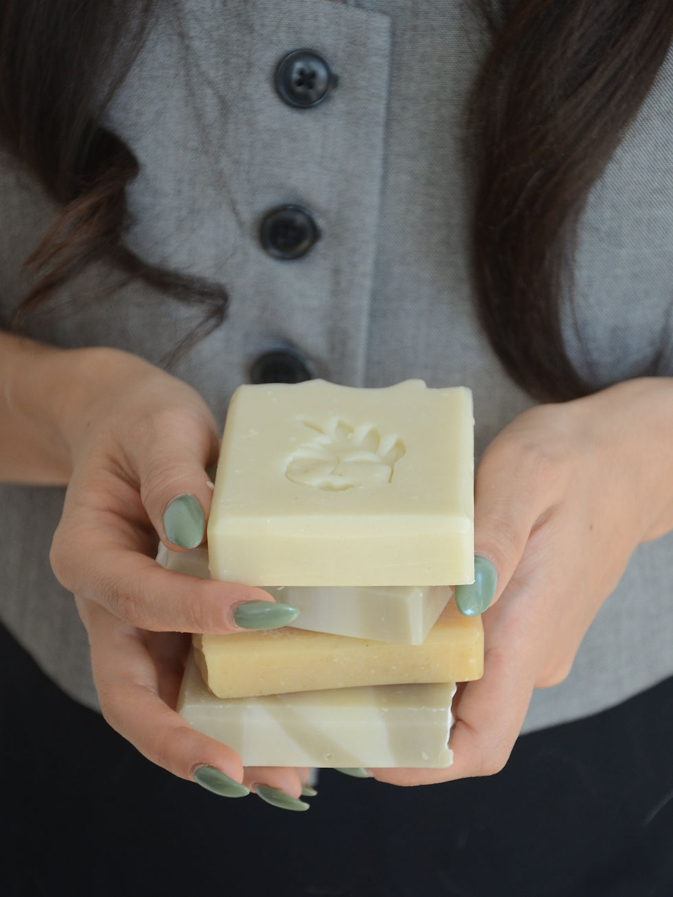 Küçük resim: No.2 Dazzling Citrus & Goat Milk