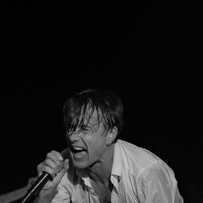 photo du chanteur du groupe Suede Brett Anderson par matthieu dufour lors du concert à la maroquinerie