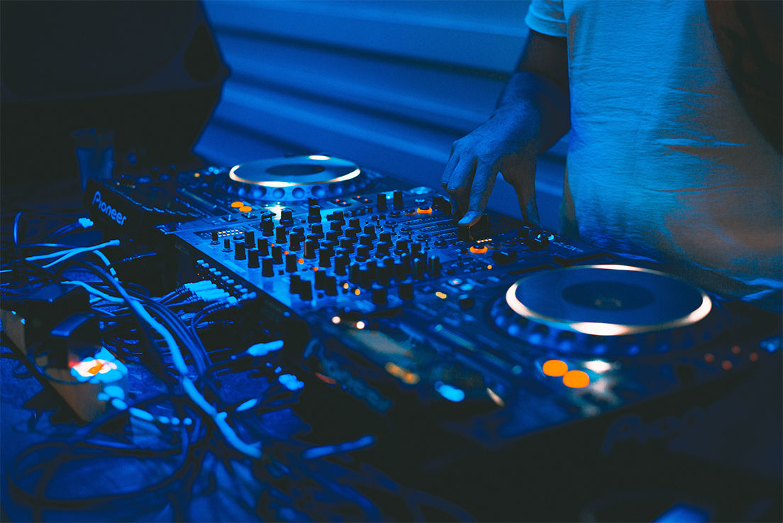 pioneer Dj RX.jpg