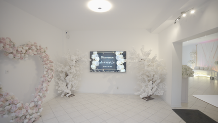 Entrée de la salle événementielle Ève Réception à Cormeilles-en-Parisis disposant d'un grand parking privé sécurisé pour les invités.