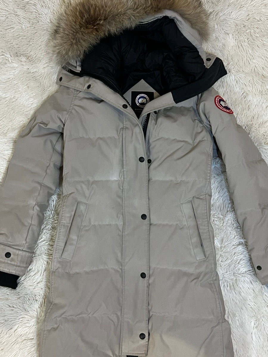 Authentic Canada Goose Shelburne Parka in size 2XS in Limestone (New Colour 2020