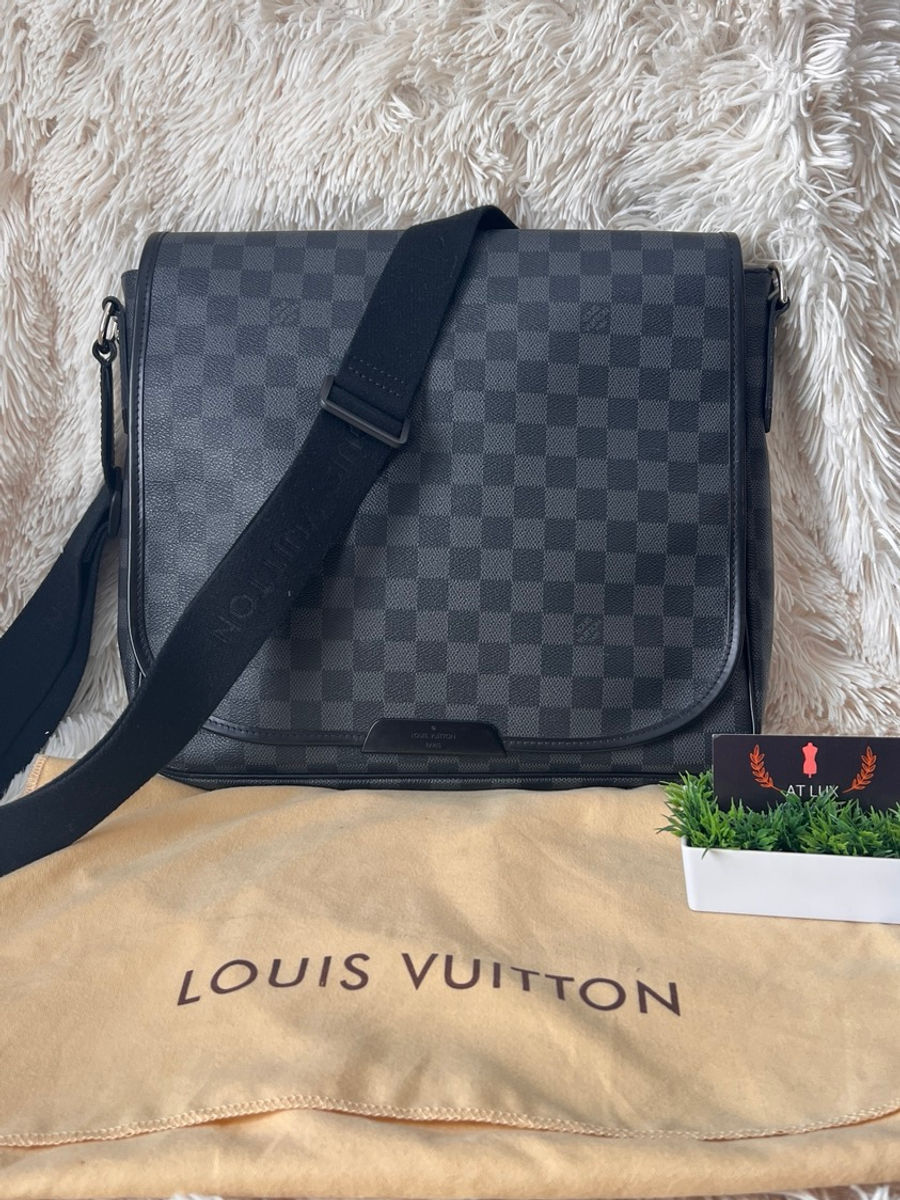 Authentic Louis Vuitton Damier Graphite Daniel Canvas MM Messengers Bag