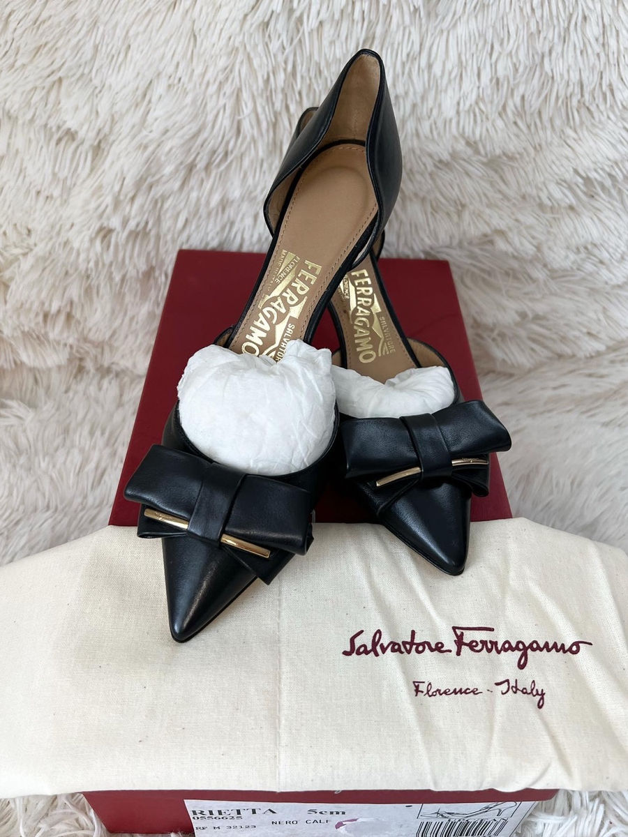 Authentic Salvatore Ferragamo Rietta Bow d'Orsay Pump, Nero. Calfskin leather pu