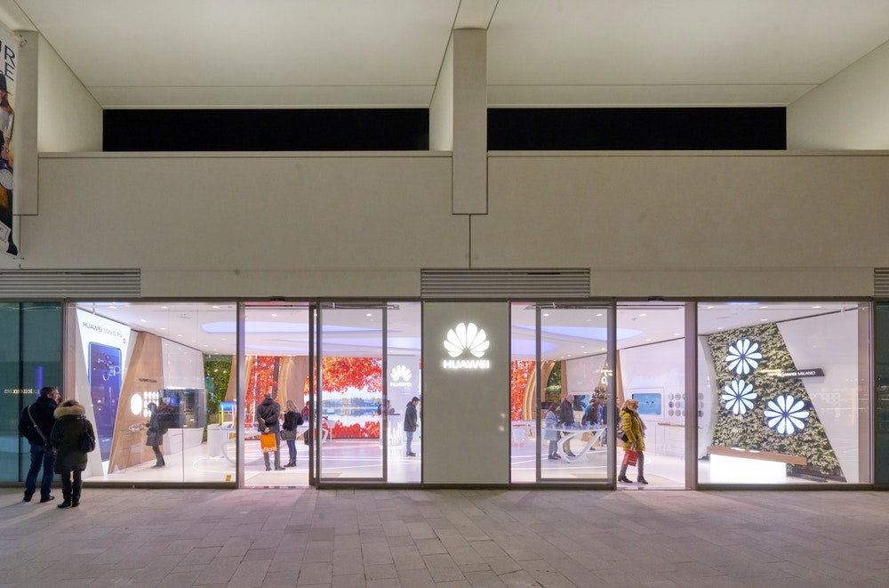 Huawai expericence hub, Milano, sound design, music in store by Sound Idenitity