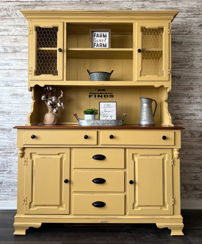 Country Farmhouse Yellow Hutch | Refabfinds.com